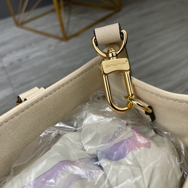 ルイヴィトンバッグ素材ディテール